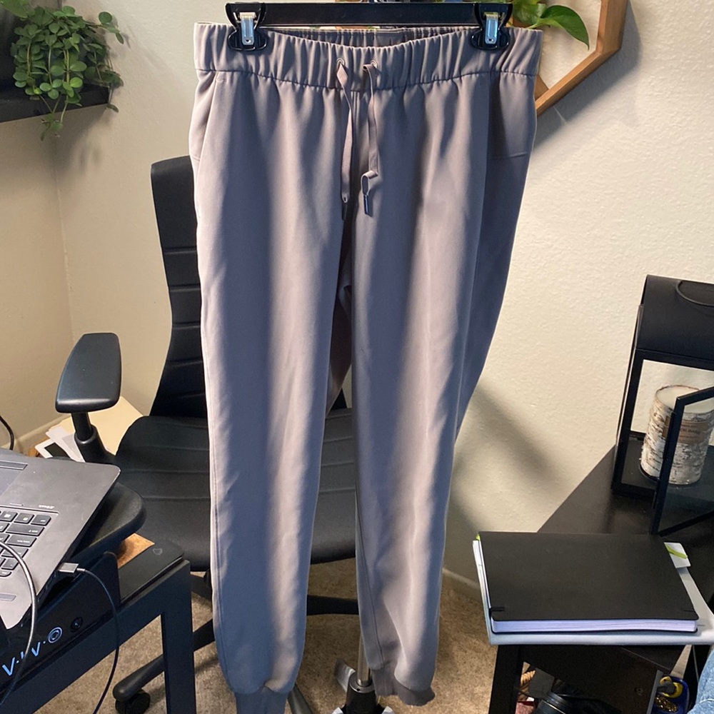 Lululemon Joggers - Size 6